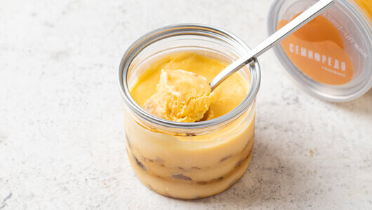 Десерт «Семифредо» с миндалем, кафе