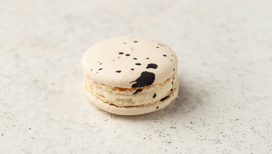 Макарон ваниль, кафе