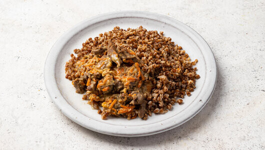 Гречка с говядиной в сливочном соусе