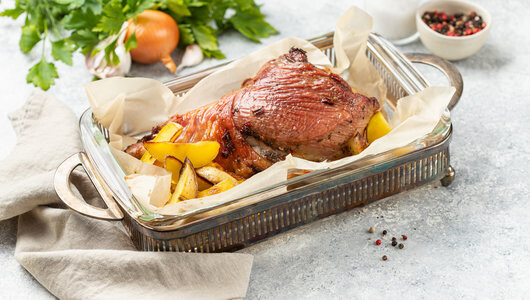 Голень индейки в маринаде