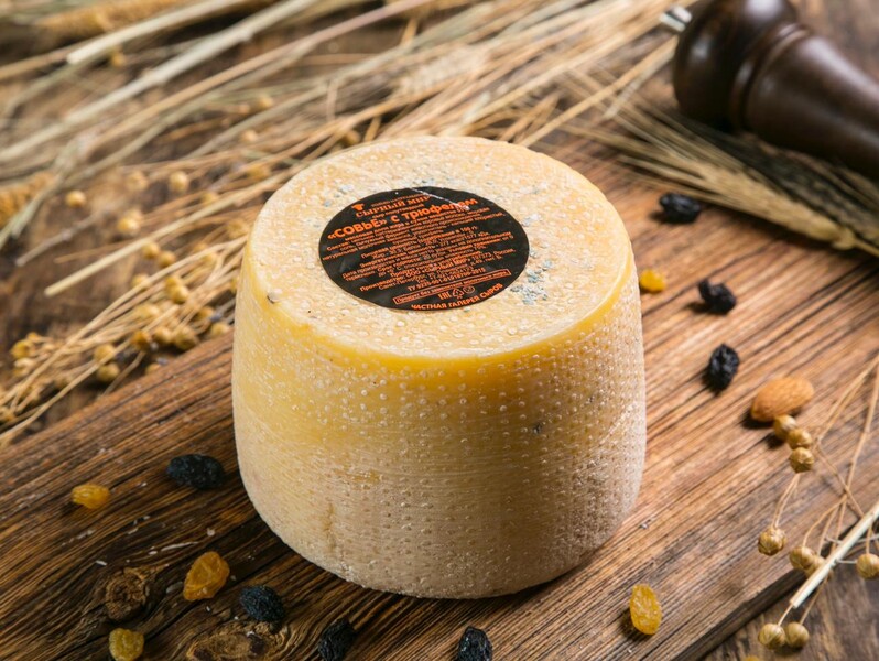 Сыр полутвёрдый Совье с трюфелем (от 200 гр.)