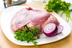 Бедро индейки охлажденное на кости Пава Пава кг