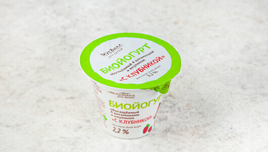Биойогурт детский с клубникой 2,2% 100 гр