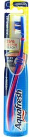 Зубная щетка Aquafresh All Angles средней жесткости