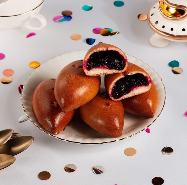 Пирожки домашние с чёрной смородиной и имбирём от шеф-пекаря «Азбуки вкуса», 55 г, Россия