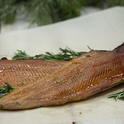 Филе форели горячего копчения на коже вес