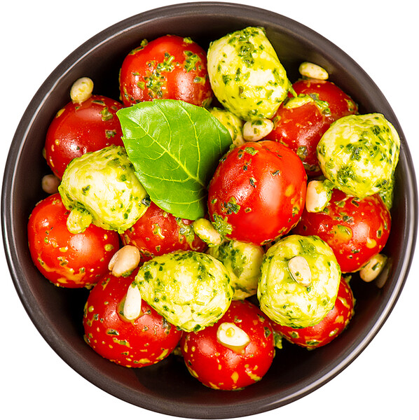 Салат «Капрезе» с соусом песто и кедровыми орешками, «Уже Готово», 180 г, Россия