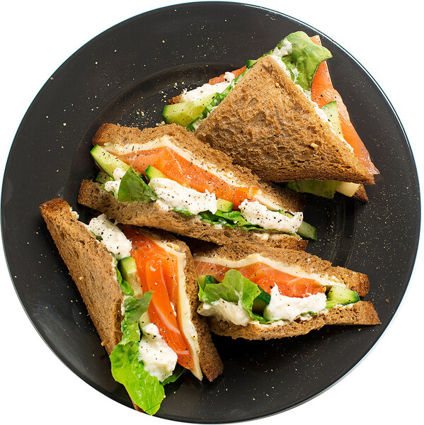 Клаб сэндвич с семгой и сыром Уже Готово  160 г Россия