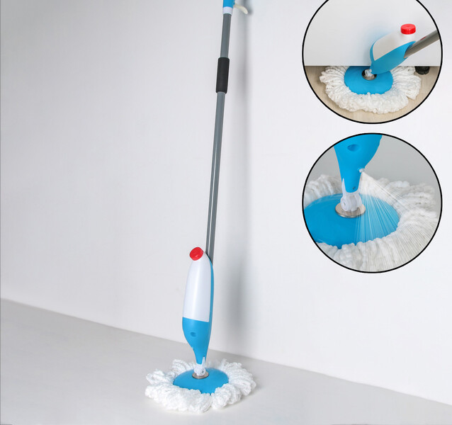 Швабра для мытья пола с распылителем Доляна, металлическая ручка 129 см, насадка из микрофибры 17×17 см, цвет МИКС