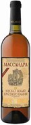 Винный напиток «Массандра» Мускат Белый Красного Камня белый сладкий Россия, 0,75 л