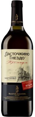 Вино столовое Ласточкино Гнездо Каберне Бастардо красное сухое 1,5л