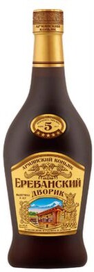 Коньяк армянский Ереванский Дворик 5 лет 0,5л