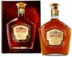 Коньяк Arvest Armenian Brandy VSOP Aregak (gift box) 0.5л