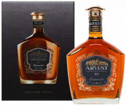 Коньяк Arvest Armenian Brandy XO 10 years Aregak (gift box) 0.5л