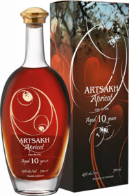 Дистиллят Artsakh Apricot 10 yo (gift box) 0.7л