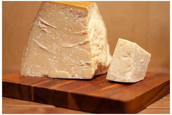 Сыр Пармезан MolokoВсё, 150г