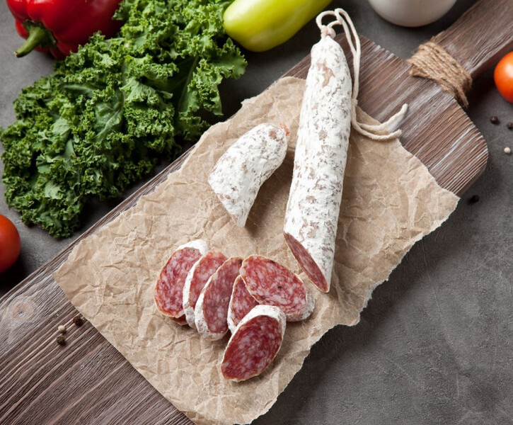 Колбаса Фуэт сыровяленая полусухая с благород...