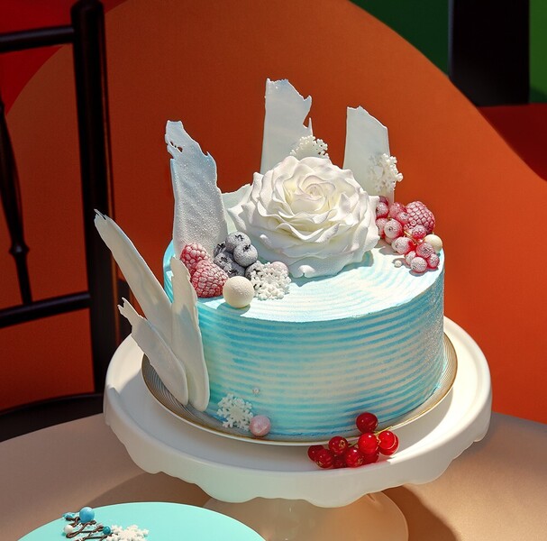Торт «Снежная королева» от шеф-кондитера «Азбуки вкуса», 1 740 г, Россия