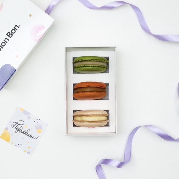 Набор пирожных макарон Mon Bon 