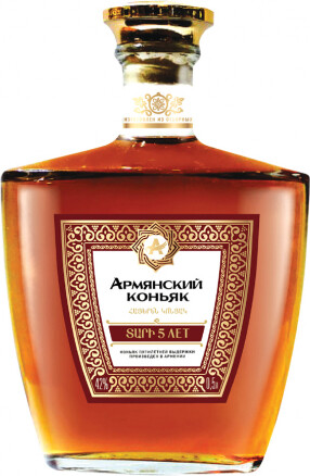 Коньяк Армянский 5 Лет в Фигурной Бутылке 40% 0,5л