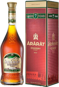 Коньяк Арарат Отборный, 7 летней выдержки, 0.7 л