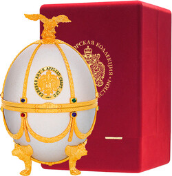 Водка «Императорская Коллекция в футляре в форме яйца Фаберже Жемчуг» в бархатной коробке, 0.7 л