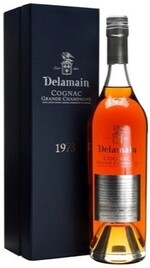 Коньяк Delamain Vintage 1973 0.7 л в деревянном ящике
