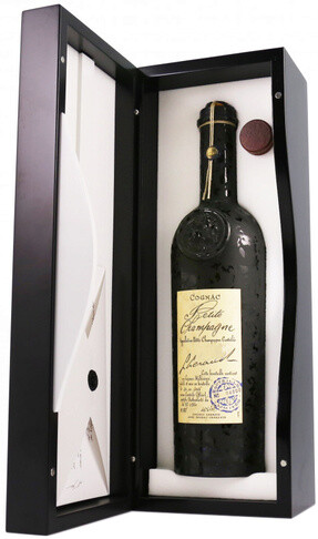 Коньяк Lheraud Cognac 1979 Petite Champagne 0.7 л в деревянном ящике