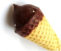 Сырок творожный «Маша и медведь» глазированный черника в вафельном рожке 23%, 40 г