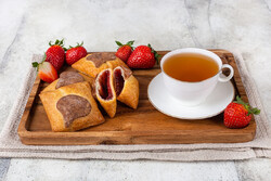 Карманчики с клубникой 250 г