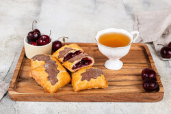 Карманчики с вишней 250 г