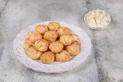 Профитроли с пломбиром пирожные 250 г