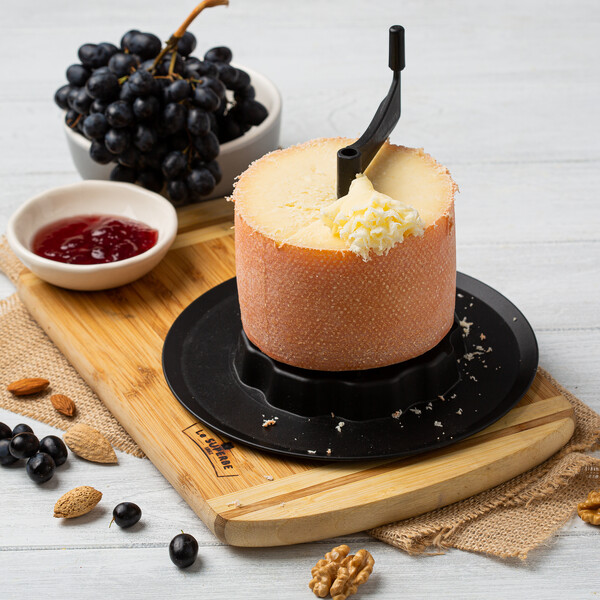 Сыр Тет де Муан Le Superbe, голова, 700 г