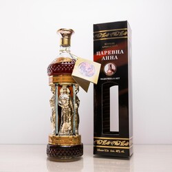 Коньяк армянский «Царевна Анна 8-летний» в подарочной упаковке, 0.5 л