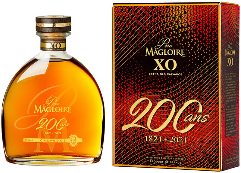 Кальвадос «Pere Magloire XO 200 ans» в подарочной упаковке, 0.7 л