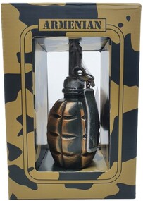 Коньяк армянский «Граната Лимонка Семь Звезд 7-летний» в подарочной упаковке, 0.15 л