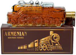 Коньяк армянский «Паравозик 5-летний» в подарочной упаковке, 0.5 л