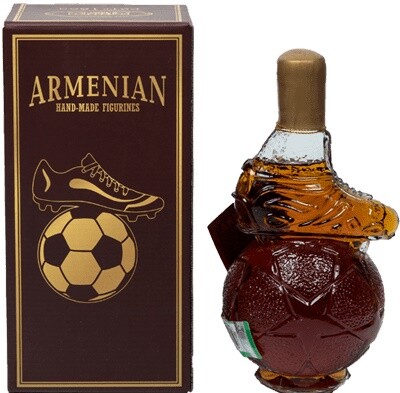 Коньяк армянский «Футбольный мяч 5-летний» в подарочной упаковке, 0.05 л