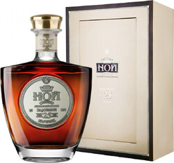 Коньяк армянский «Ной Властелин 25-летний» в подарочной упаковке 