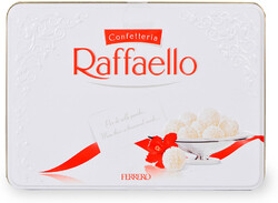 Конфеты Raffaello с цельным миндальным орехом в кокосовой обсыпке 300 г