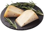 Сыр полутвердый Гауда 45% жир. с лавандой Деликатеска 200г