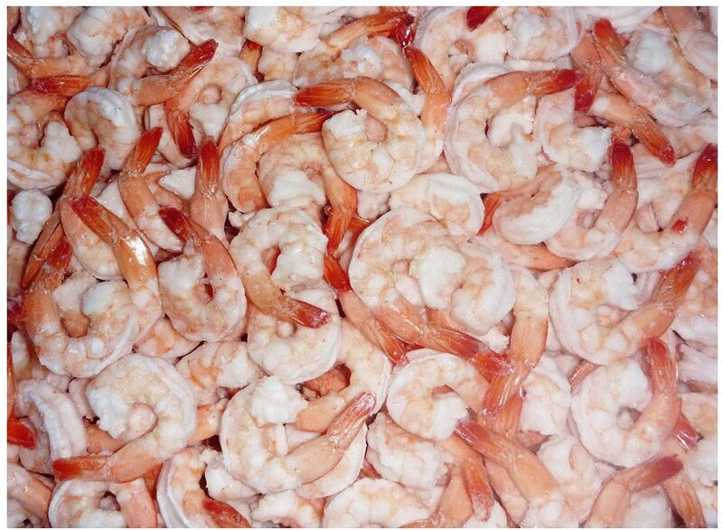 Креветки варено-мороженные Fish&More Королевские с хвостом (0,8-1,2 кг), 1 упаковка ~ 1 кг